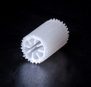 11*7mm K1 Mbbr Pe03 Mbbr Bio Filter Media ผู้ให้บริการโรงบำบัดน้ำเสีย